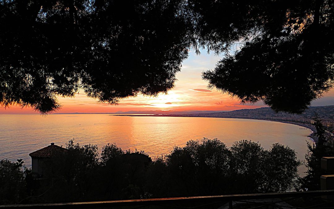 Où voir un beau coucher de soleil à Nice : nos spots